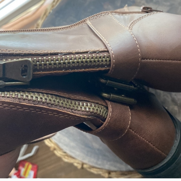 Women’s UNR8ED brown side zip up short boots size 7.5 buckle casual chunky - Picture 8 of 8